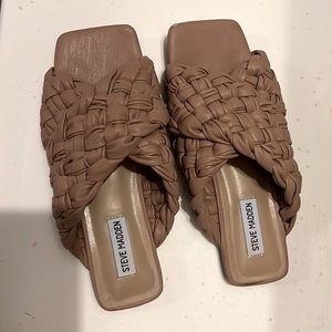 Steve Madden marina sandals in nude size 9